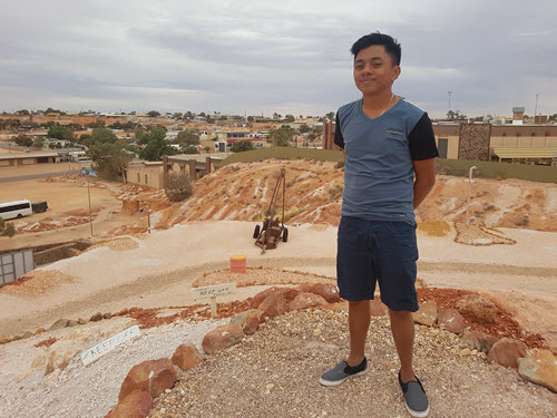 Leary on top of Unoona Mine in Coober Pedy